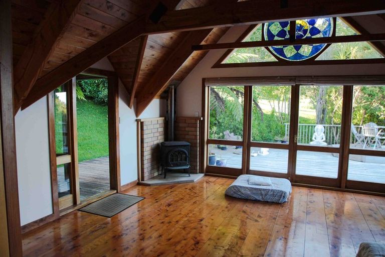 Photo of property in 132 Lone Kauri Road, Karekare, New Lynn, 0772