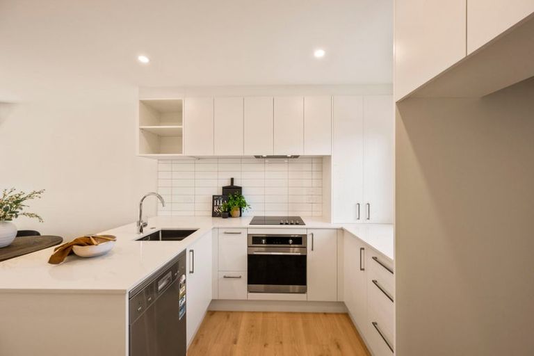 Photo of property in 4/721 Te Atatu Road, Te Atatu Peninsula, Auckland, 0610