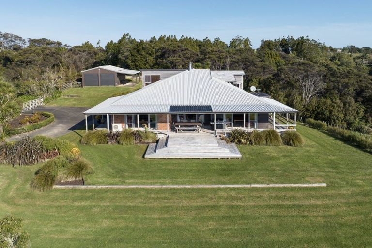 Photo of property in 457 Kiwitahi Road, Helensville, 0875