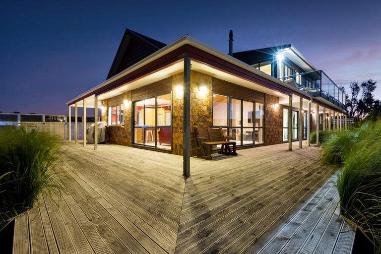 Photo of property in 957 Main Road North, Onaero, Waitara, 4383