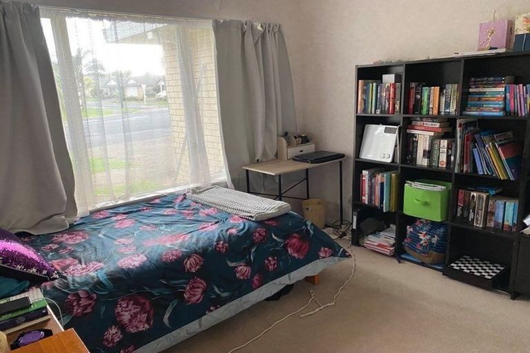 Photo of property in 3 Maghera Drive, East Tamaki Heights, Auckland, 2016