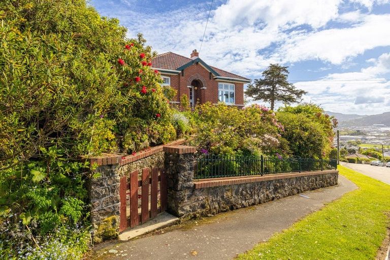 Photo of property in 56 Middleton Road, Kew, Dunedin, 9012