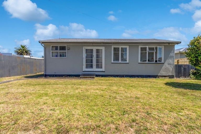 Photo of property in 63 Thatcher Street, Castlecliff, Whanganui, 4501