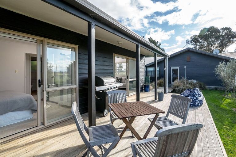 Photo of property in 1 Campbell Drive, Martinborough, 5711