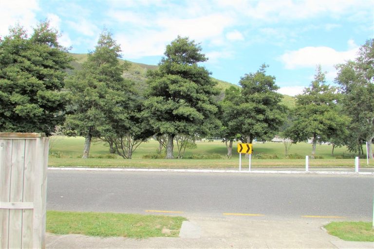 Photo of property in 183 Riverside Drive, Waterloo, Lower Hutt, 5011
