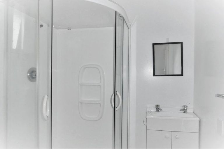 Photo of property in 8 Clonbern Place, Upper Riccarton, Christchurch, 8041