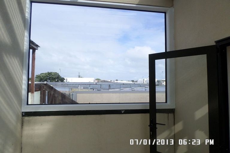 Photo of property in 469 Lake Road, Takapuna, Auckland, 0622