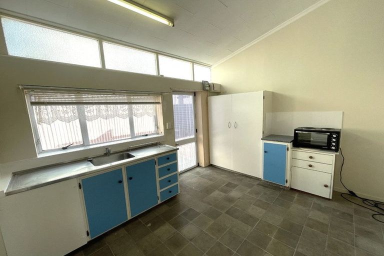 Photo of property in 56 Durie Street, Durie Hill, Wanganui, 4500