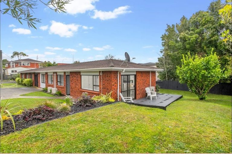 Photo of property in 303a/2 Great North Road, Henderson, Auckland, 0612