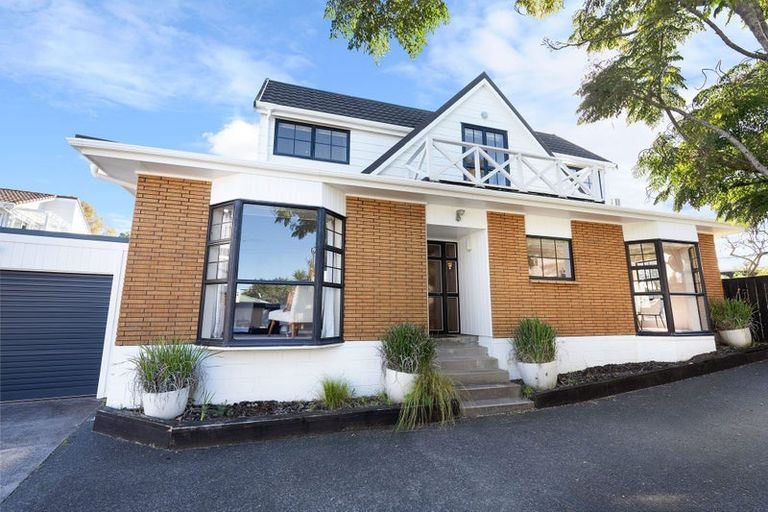 Photo of property in 2/97 Matipo Road, Mairangi Bay, Auckland, 0630