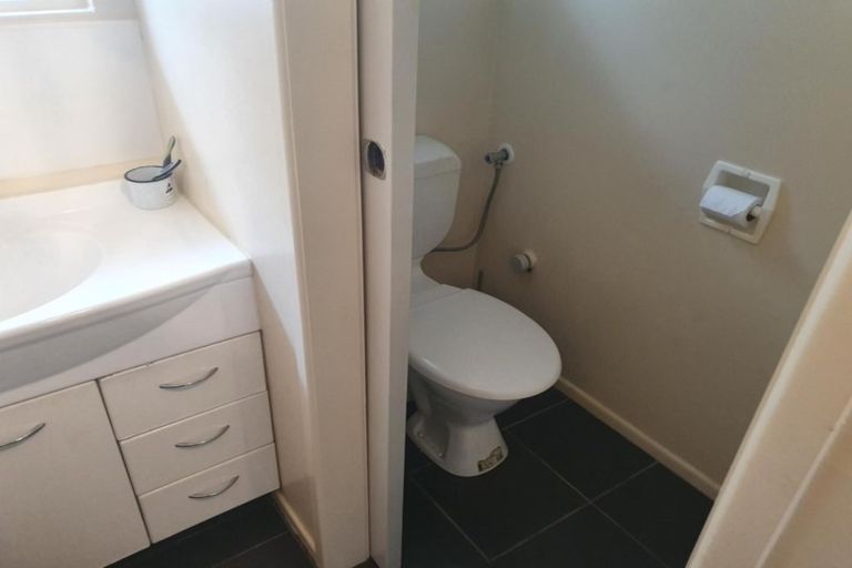 Photo of property in 39 Mangorei Road, Strandon, New Plymouth, 4312