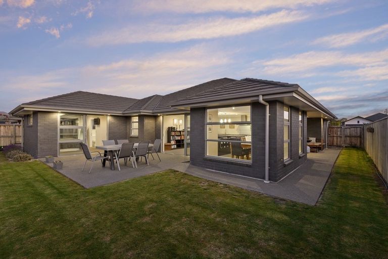 Photo of property in 32 Parklea Avenue, Halswell, Christchurch, 8025