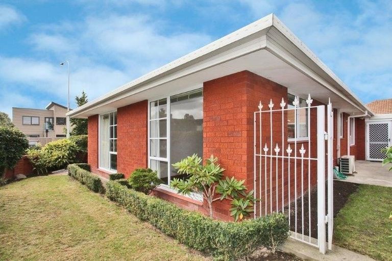 Photo of property in 57 Picton Avenue, Riccarton, Christchurch, 8011