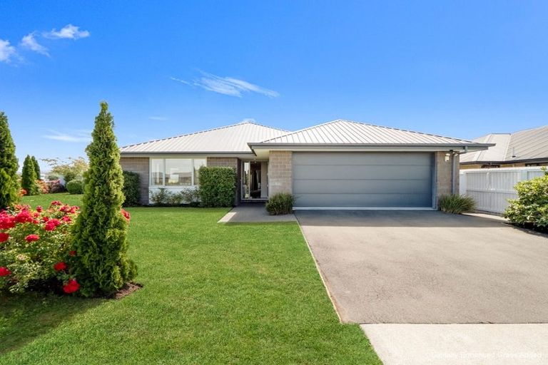 Photo of property in 6 Galatos Street, Rangiora, 7400