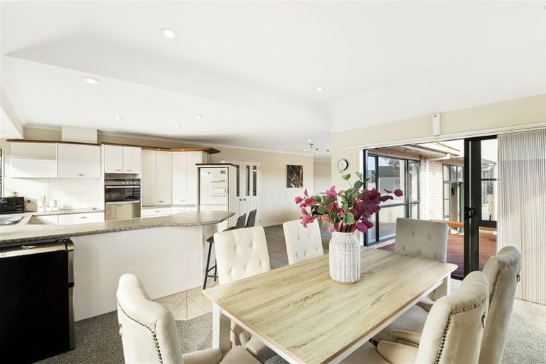 Photo of property in 19 Manara Place, The Gardens, Auckland, 2105