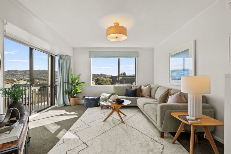 Photo of property in 42 Dominica Crescent, Grenada Village, Wellington, 6037