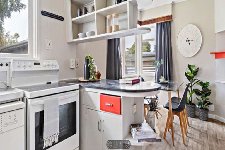 Photo of property in 32 Cambridge Terrace, Masterton, 5810