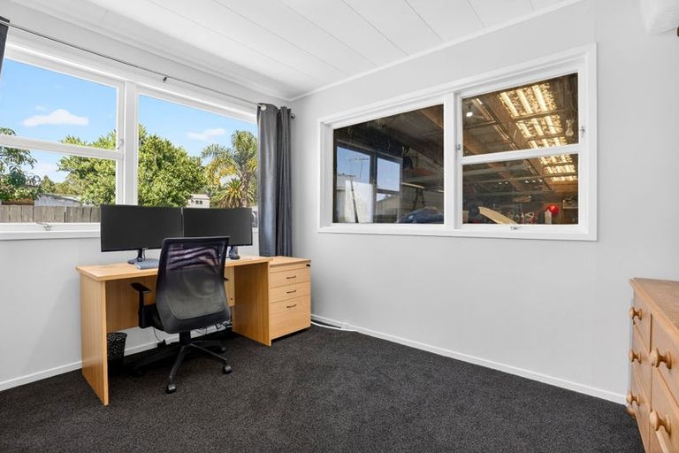 Photo of property in 1/55b Springs Road, Parakai, 0830