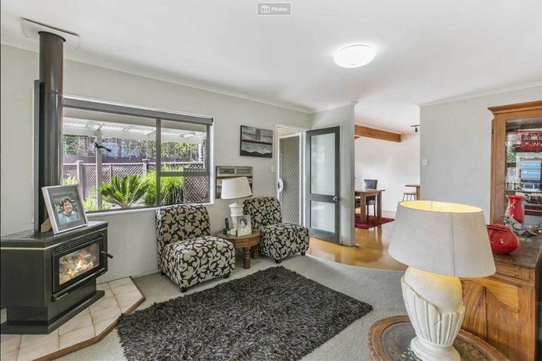 Photo of property in 158 Luckens Road, West Harbour, Auckland, 0618