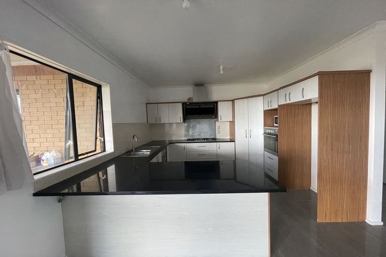 Photo of property in 16 Mangerton Lane, East Tamaki Heights, Auckland, 2016