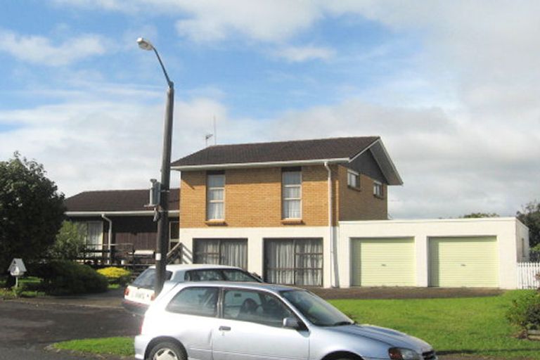 Photo of property in 2 Archmillen Avenue, Pakuranga Heights, Auckland, 2010