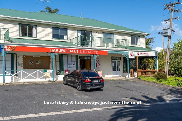 Photo of property in 8 Yorke Road, Haruru, 0204