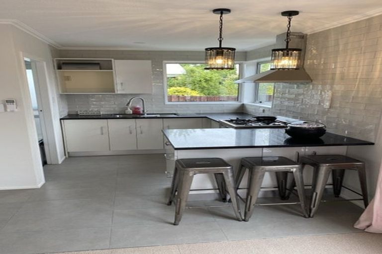 Photo of property in 1/104 Picton Avenue, Riccarton, Christchurch, 8011