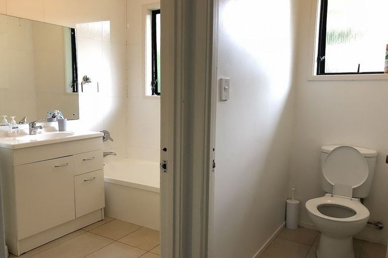 Photo of property in 107 Moore Street, Hillcrest, Auckland, 0627