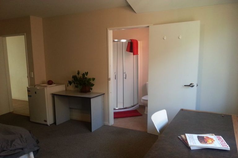 Photo of property in 3a Paeroa Street, Riccarton, Christchurch, 8041