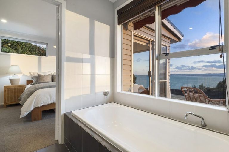 Photo of property in 1/106 Island Bay Road, Beach Haven, Auckland, 0626