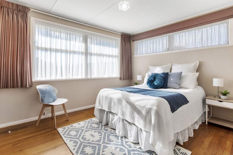 Photo of property in 8 Pauline Way, Paparangi, Wellington, 6037