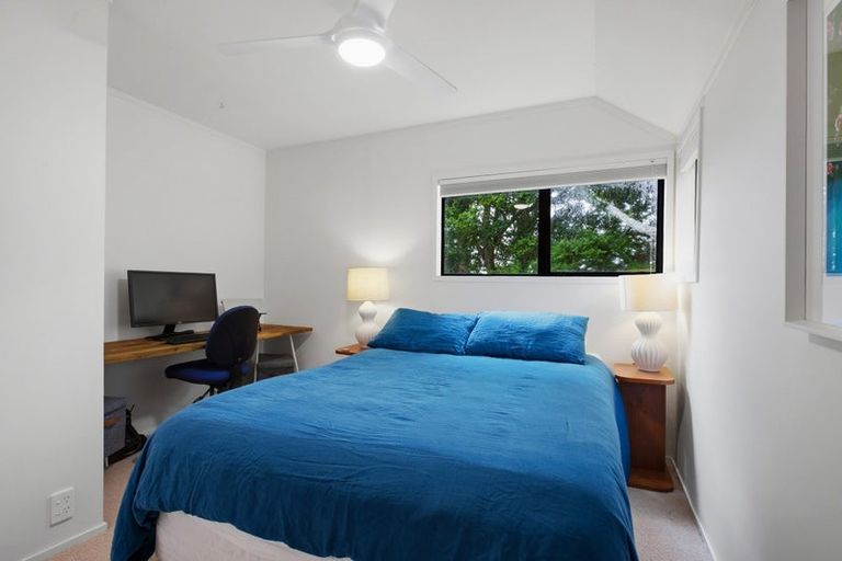 Photo of property in 189 Shaw Road, Oratia, Auckland, 0604