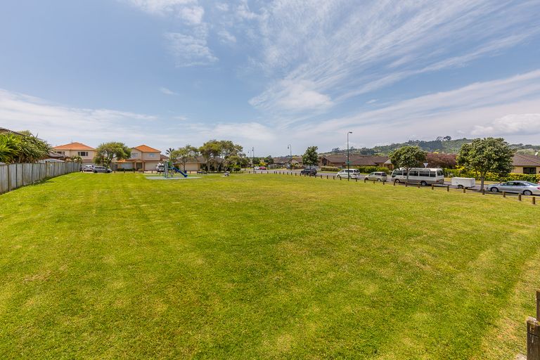 Photo of property in 4 Kalmore Place, Flat Bush, Auckland, 2016