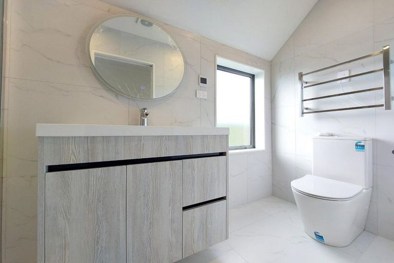 Photo of property in 7/11 Celeste Place, Totara Vale, Auckland, 0627