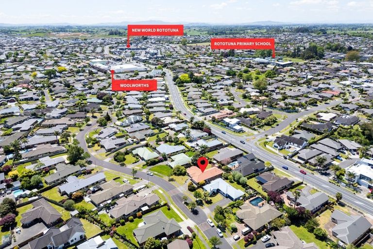 Photo of property in 22 Cairns Crescent, Rototuna, Hamilton, 3210