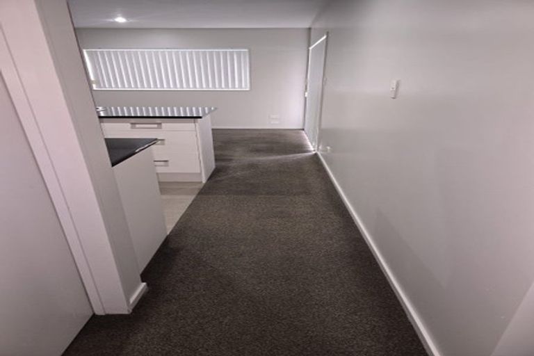 Photo of property in 64 Popokatea Drive, Takanini, 2112