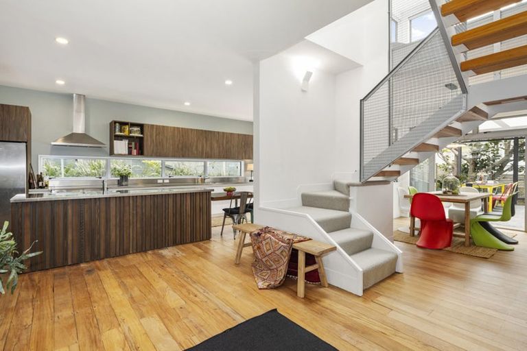 Photo of property in 26 Severn Street, Island Bay, Wellington, 6023