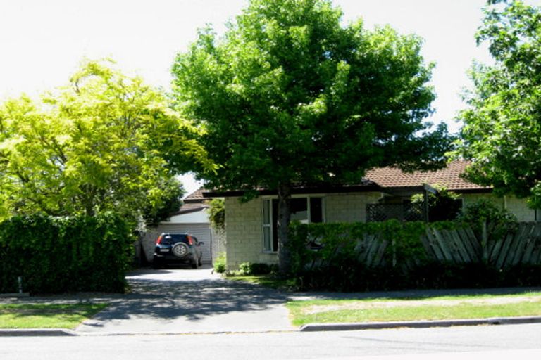 Photo of property in 143 Hawthornden Road, Avonhead, Christchurch, 8042