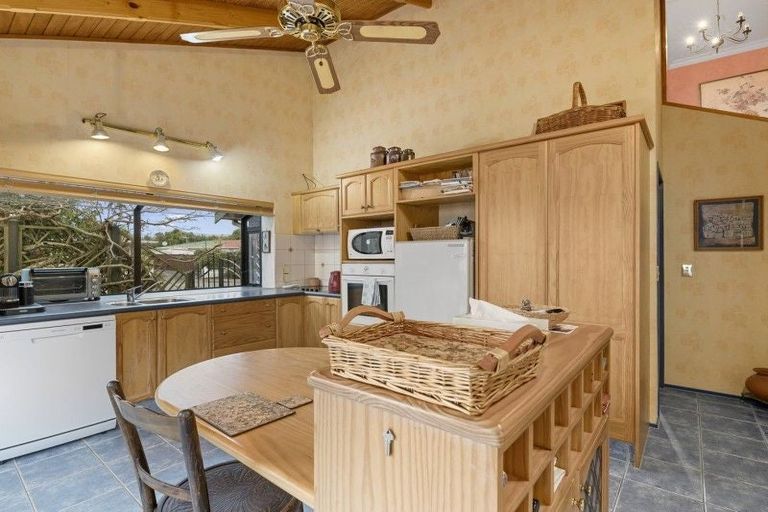 Photo of property in 16 Regal Street, Levin, 5510