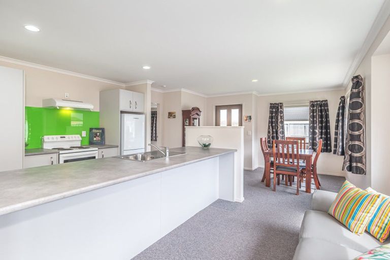 Photo of property in Trackside Villas, 54/91 Mako Mako Road, Levin, 5510