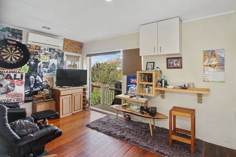 Photo of property in 4 Mceldowney Road, Titirangi, Auckland, 0604