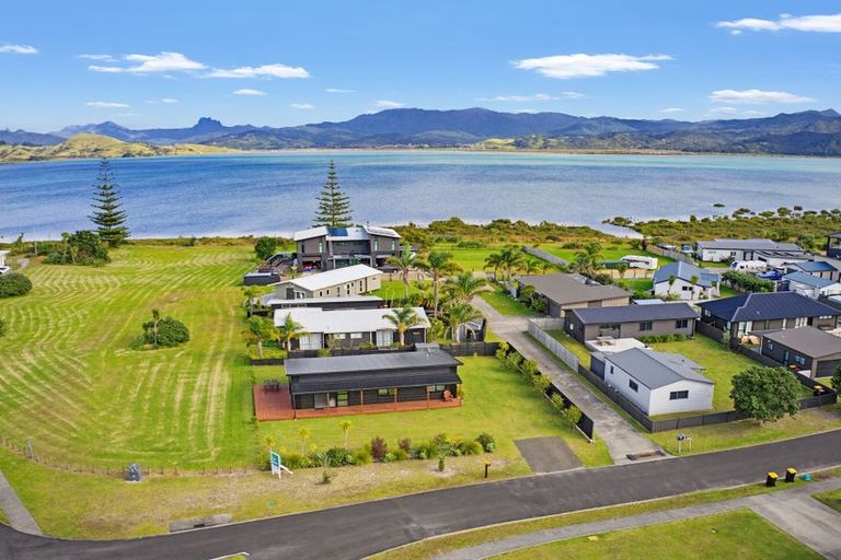 Photo of property in 101 Kelly Jade Avenue, Matarangi, Whitianga, 3592