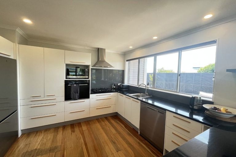 Photo of property in 29 Kiriwai Road, Paremata, Porirua, 5024