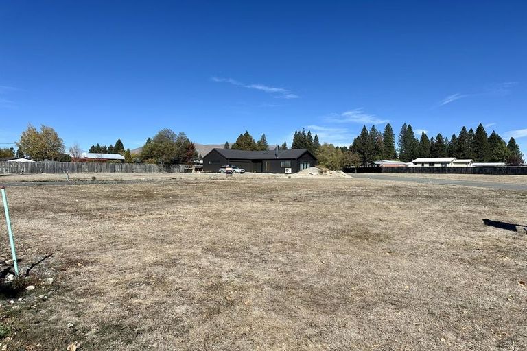 Photo of property in 25 Ohau Road, Twizel, 7901