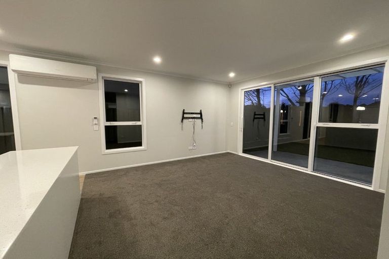 Photo of property in 16 Koreke Close, Kenepuru, Porirua, 5022