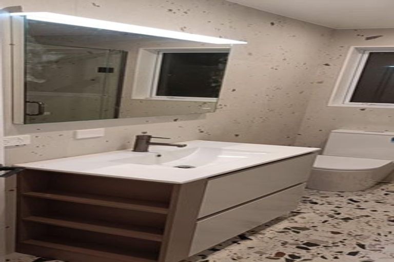 Photo of property in 1/46 Toroa Street, Torbay, Auckland, 0630