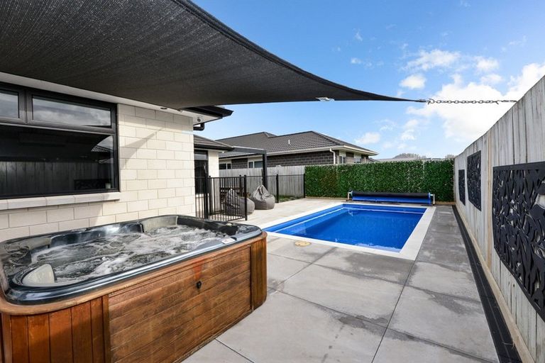 Photo of property in 6 Helen June Avenue, Flagstaff, Hamilton, 3210