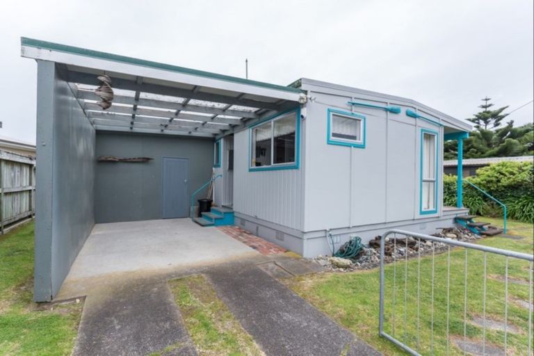 Photo of property in 149 Kahukura Avenue, Waitarere Beach, Levin, 5510