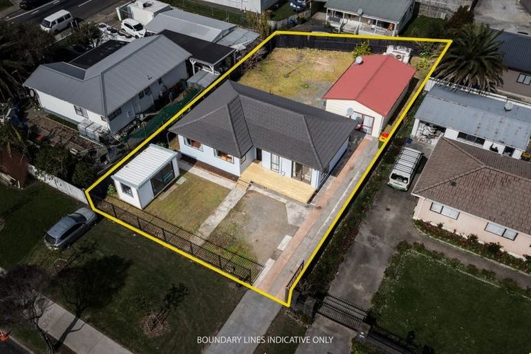 Photo of property in 4 Molesworth Place, Mangere, Auckland, 2022