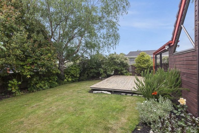Photo of property in 31 Juniper Place, Burnside, Christchurch, 8053